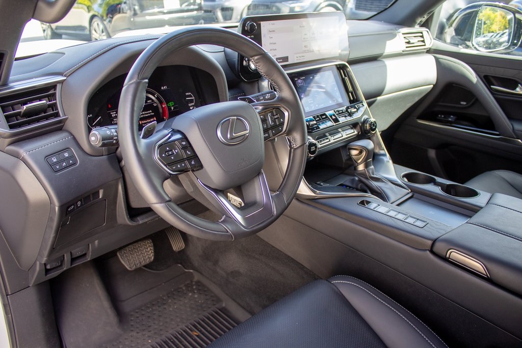 2024 Lexus LX 600 Luxury photo 11