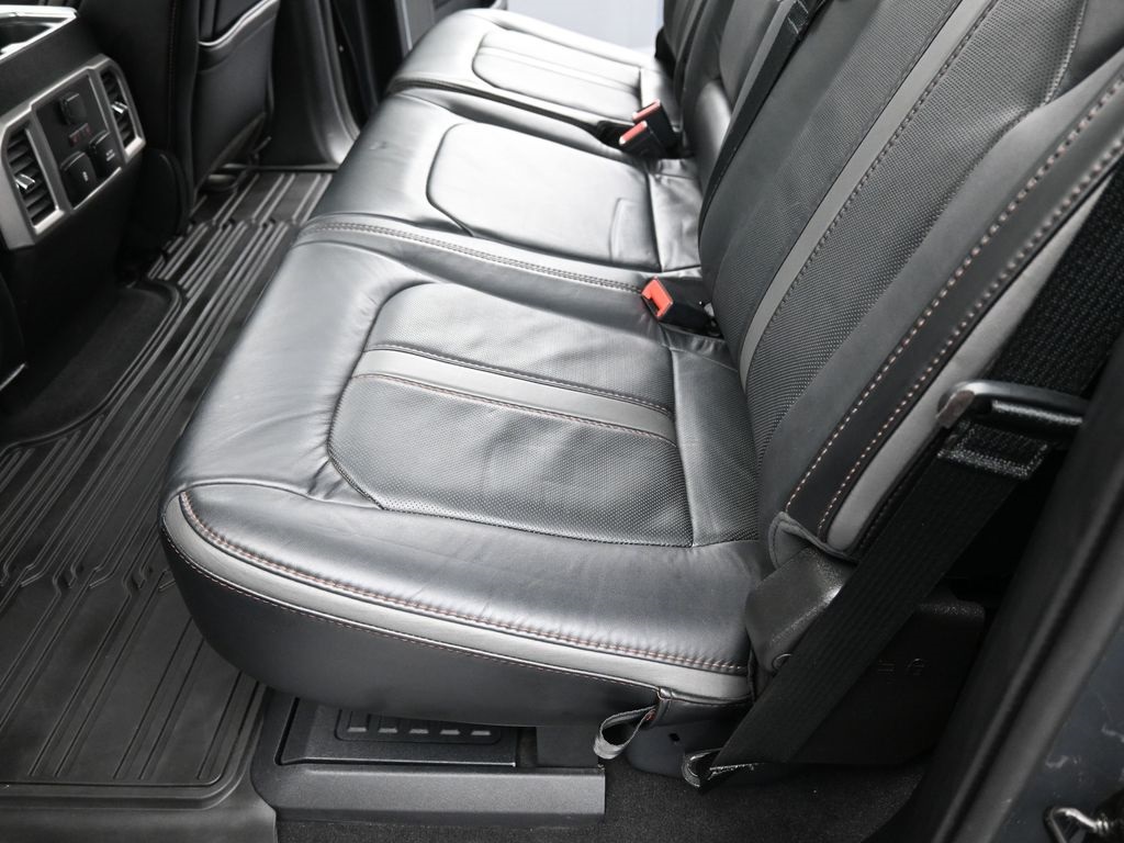 2021 Ford F-350 photo 28
