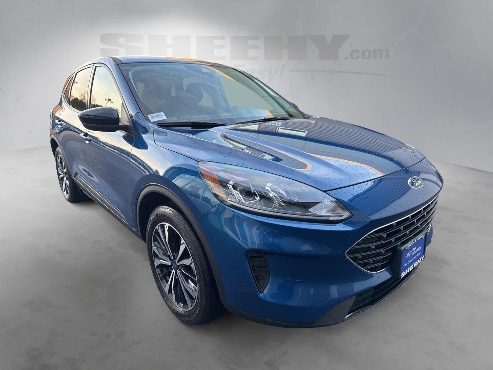 2022 Ford Escape SE photo 2