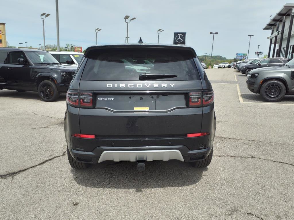 2025 Land Rover Discovery Sport S photo 4