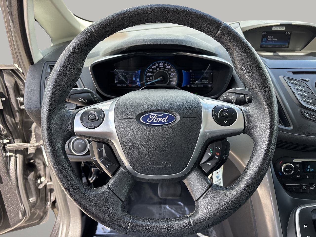2016 Ford C-Max Hybrid SE photo 24