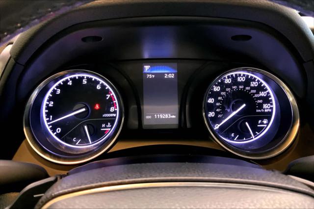 2020 Toyota Camry SE photo 22