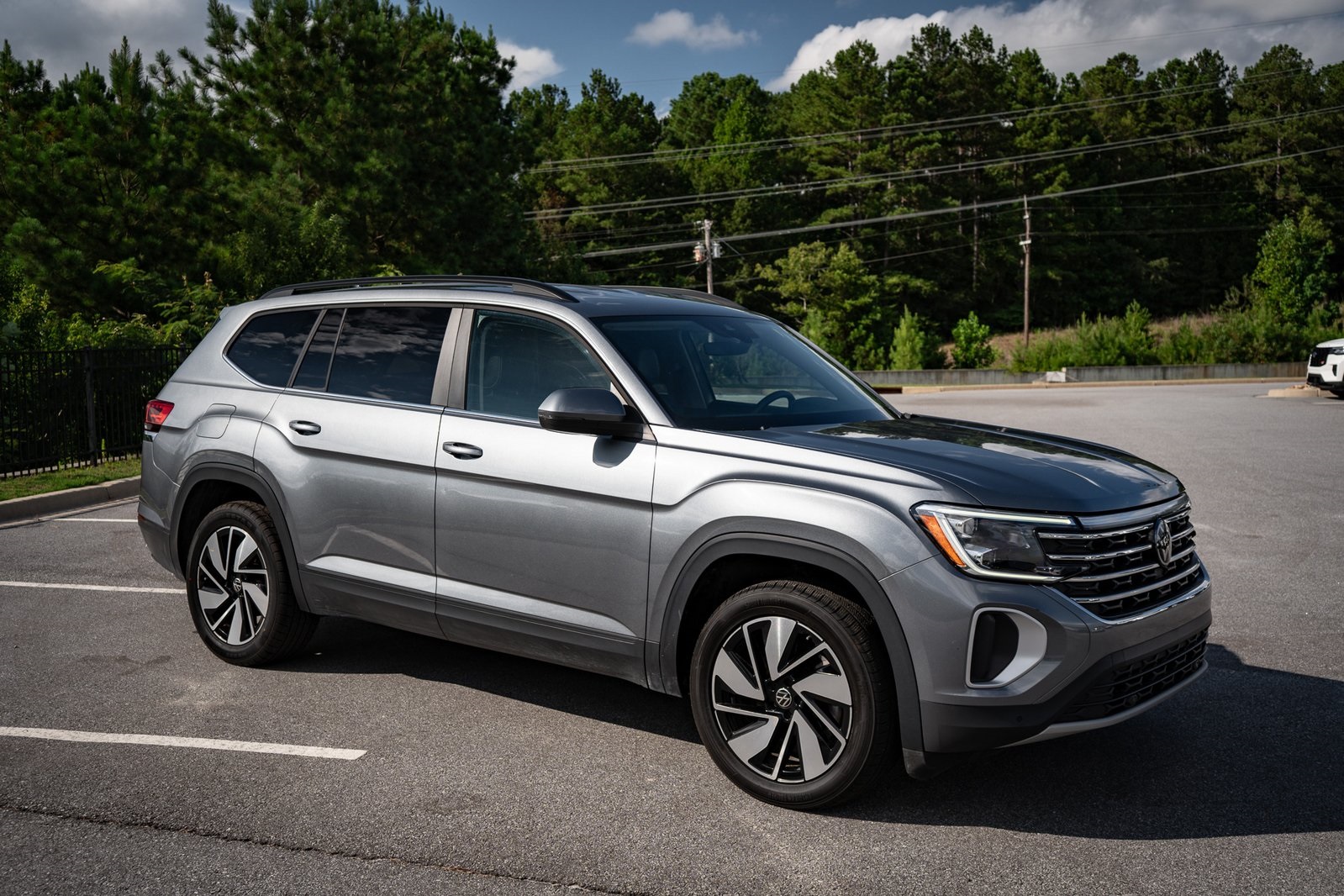 2024 Volkswagen Atlas SE Technology photo 8