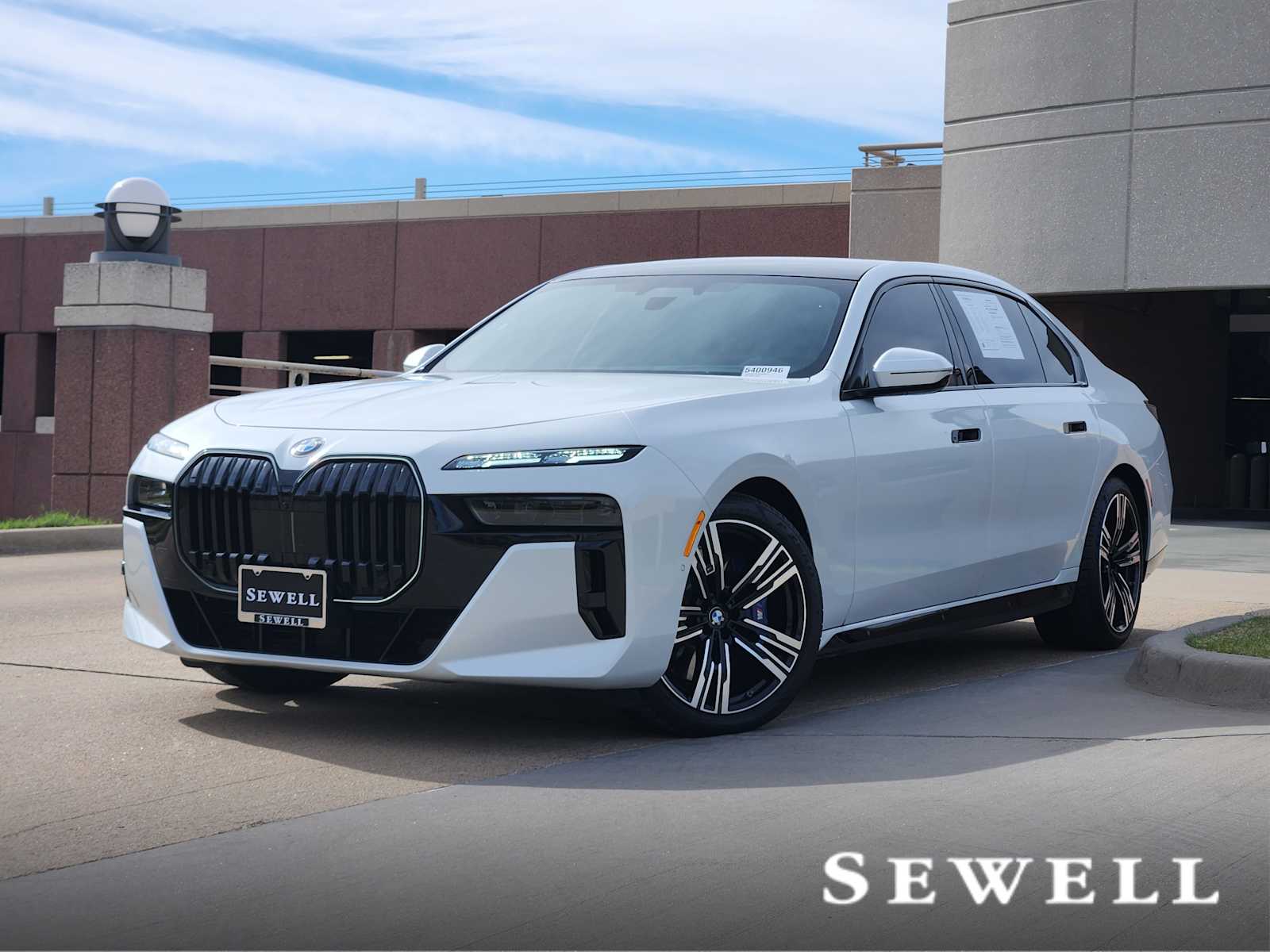 2025 BMW 7 Series 760i's photo