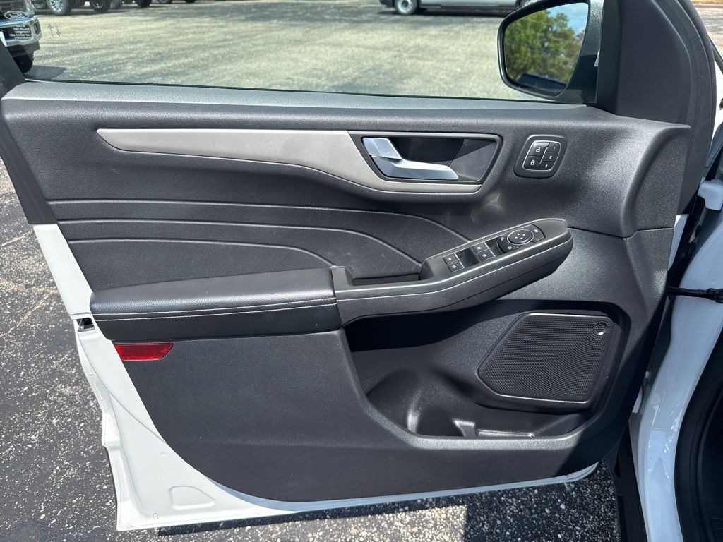 2022 Ford Escape SEL photo 27