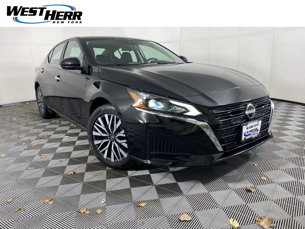 2023 Nissan Altima SV