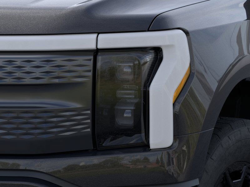 2025 Ford F-150 Lightning XLT photo 9