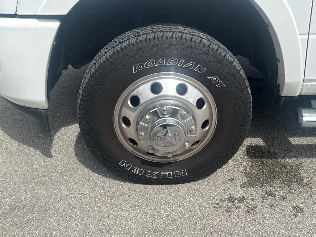 2020 Ram 3500 Laramie photo 30