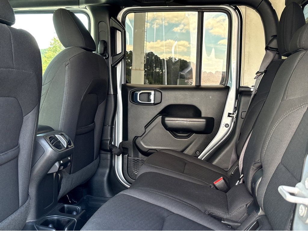 2022 Jeep Gladiator Willys photo 21