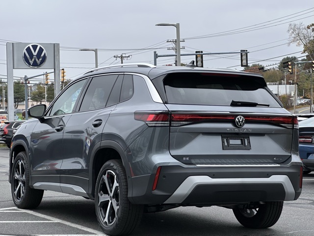 2026 Volkswagen Tiguan SE photo 3