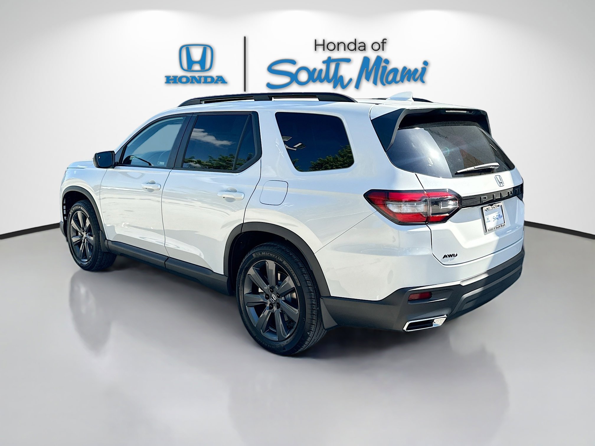2025 Honda Pilot Sport photo 4