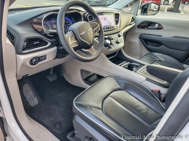 2024 CHRYSLER PACIFICA - Image 9