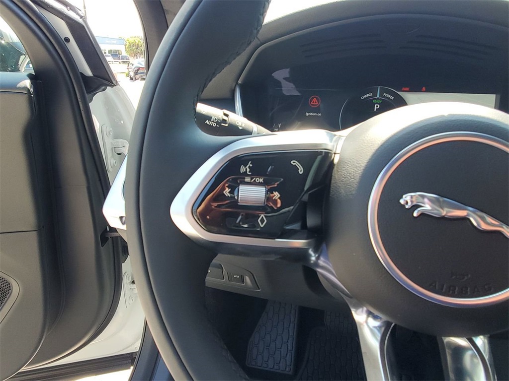 2024 Jaguar I-PACE EV400 HSE photo 4