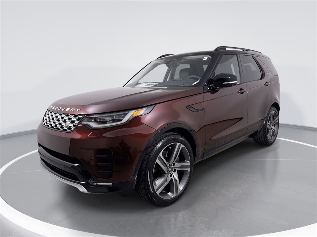 2026 Land Rover Discovery Tempest Edition's photo