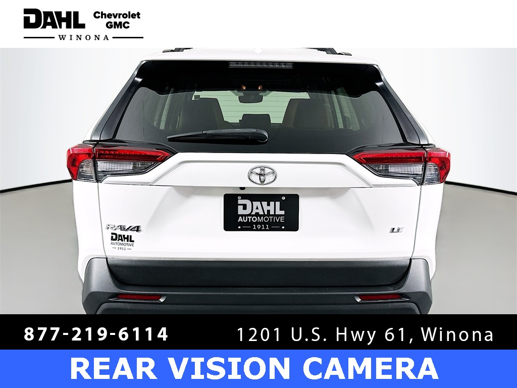 2021 Toyota RAV4 LE photo 4