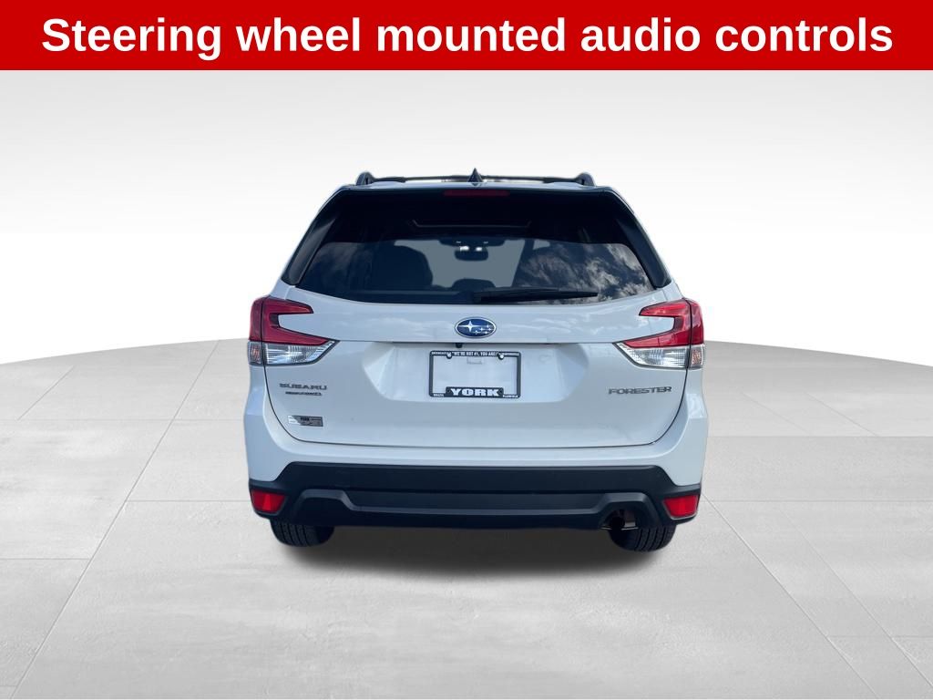 2024 Subaru Forester Premium photo 4