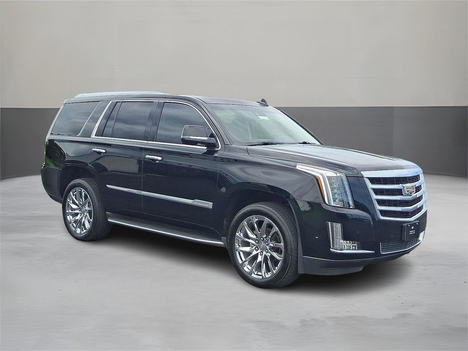 2017 Cadillac Escalade Luxury photo 3