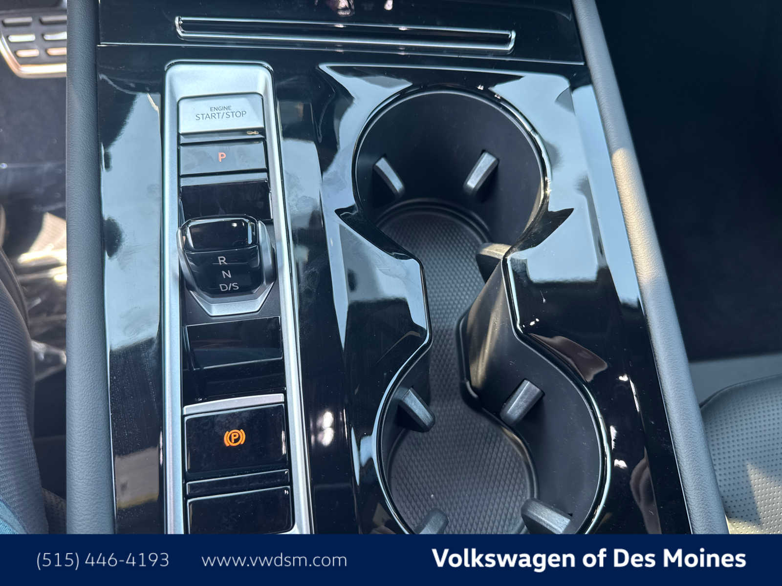 2025 Volkswagen Atlas Cross Sport SEL Premium R-Line photo 13