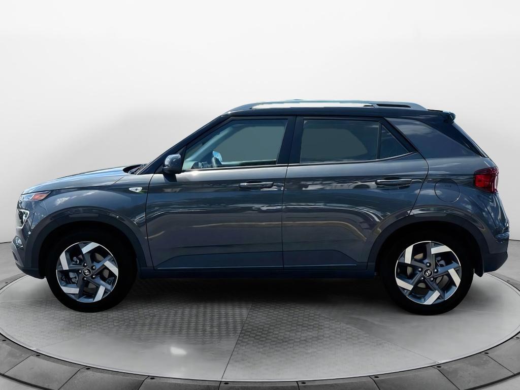 2025 Hyundai Venue Limited photo 3