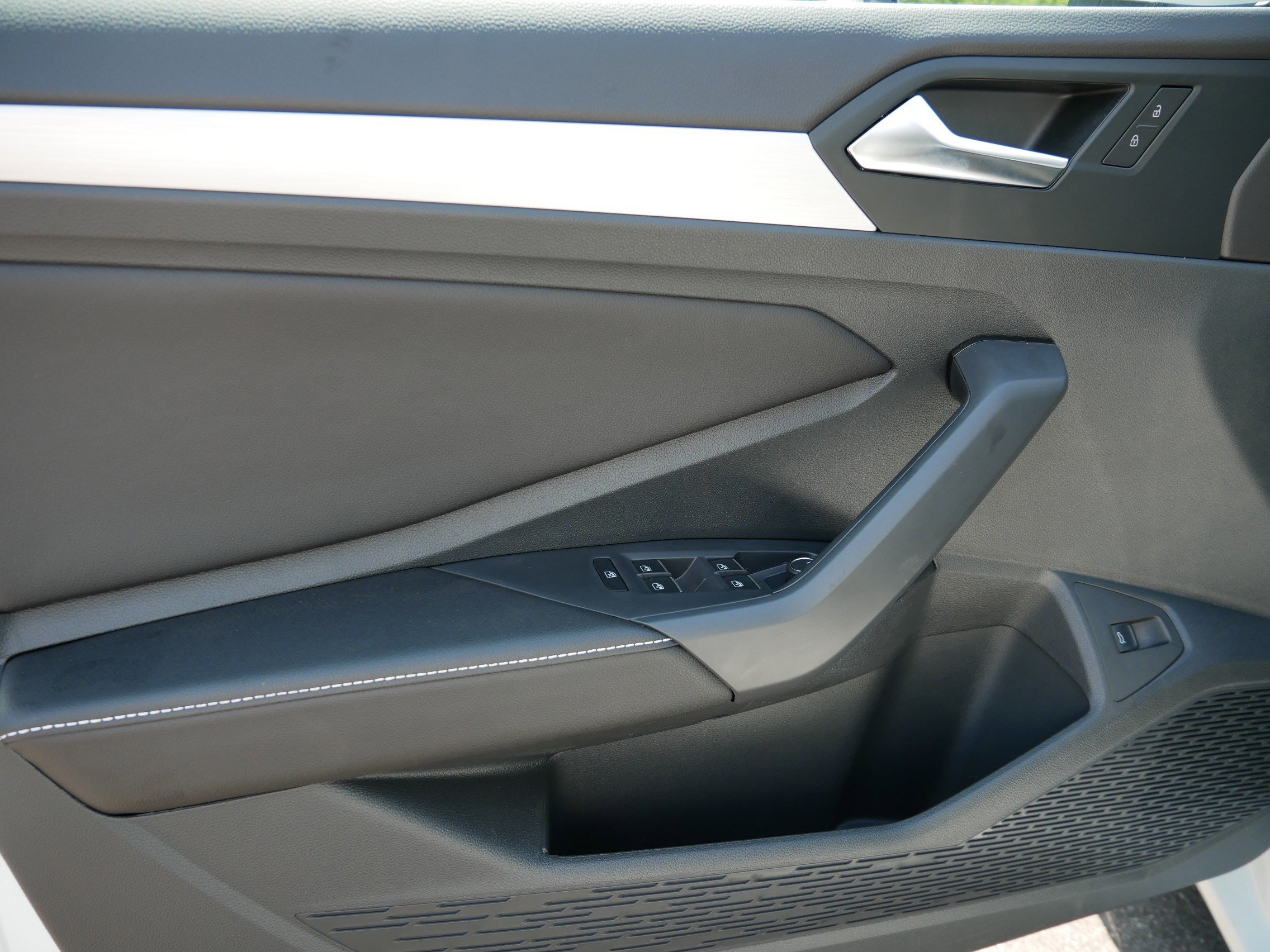 2025 Volkswagen Jetta S photo 4