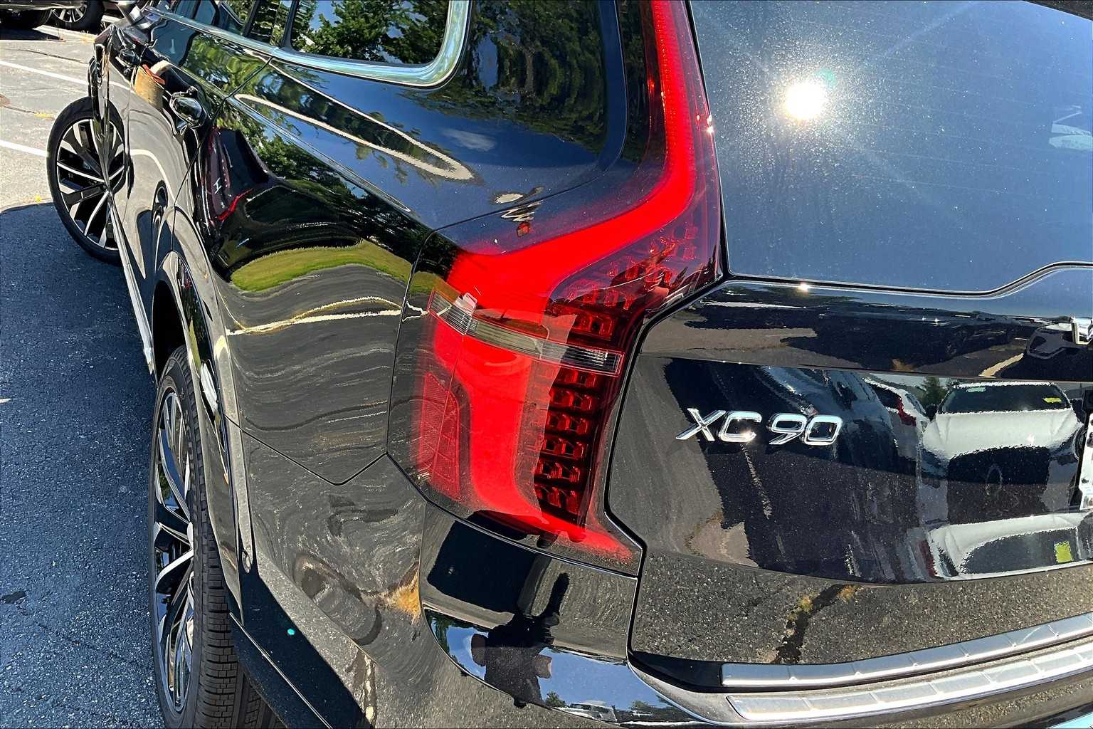 2026 Volvo XC90 photo 2