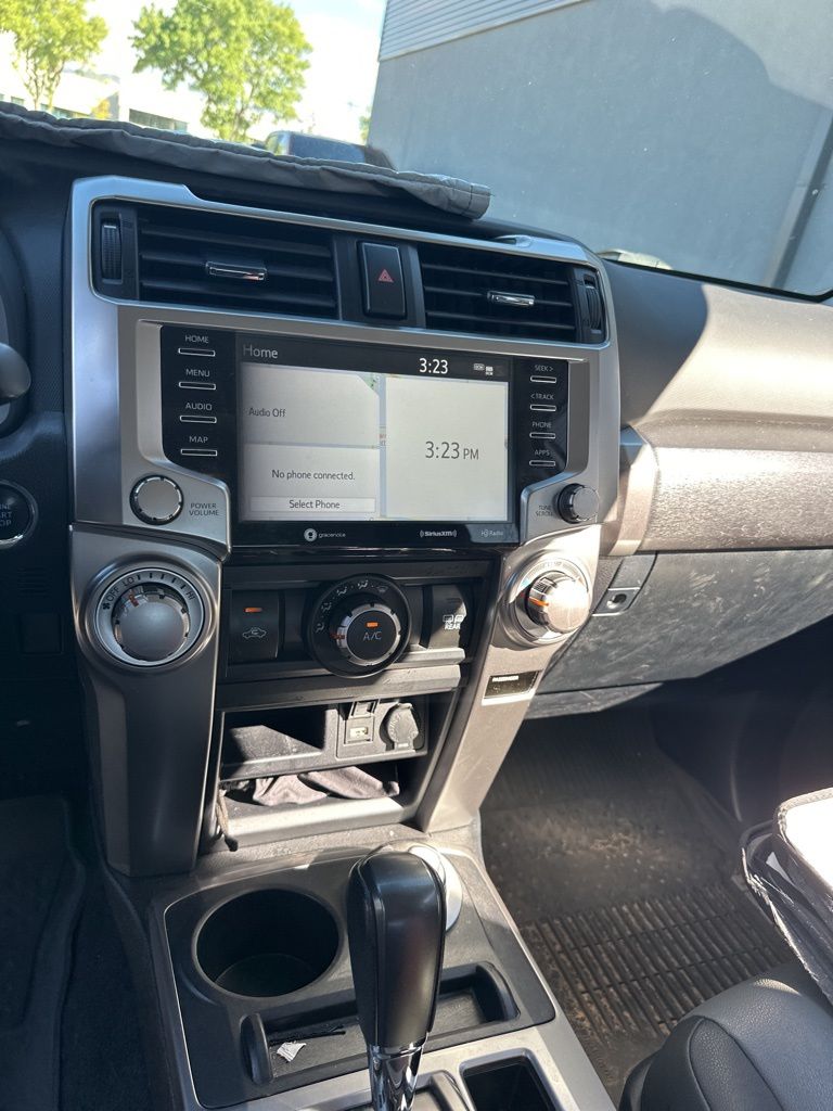 2020 Toyota 4Runner SR5 Premium photo 12