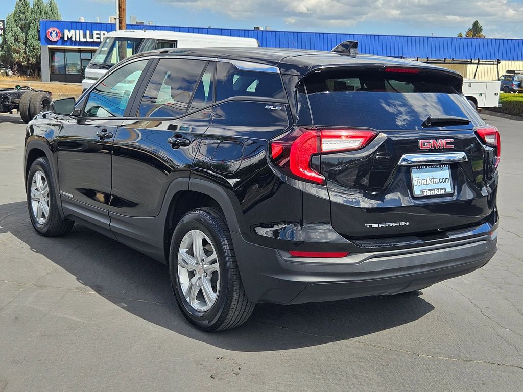 2024 Gmc Terrain SLE photo 4
