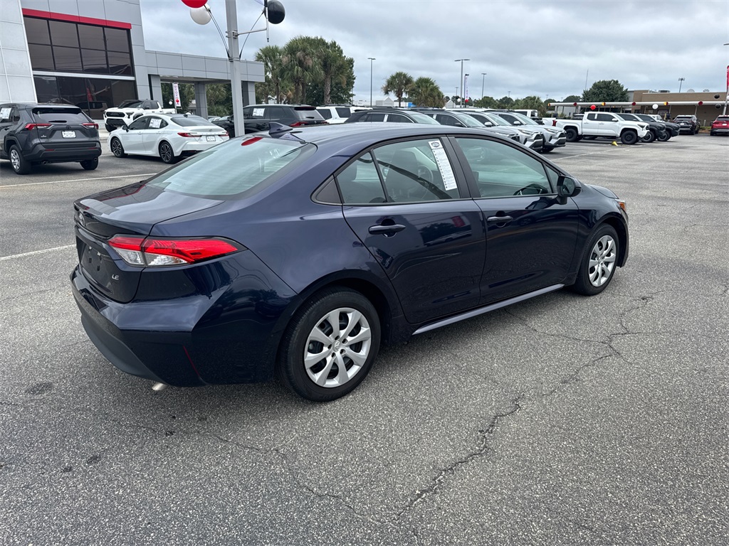 2023 Toyota Corolla LE photo 2