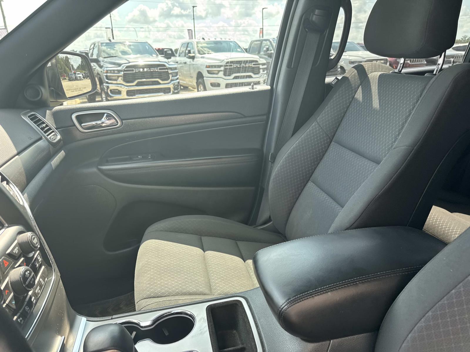 2018 Jeep Grand Cherokee Laredo E photo 15