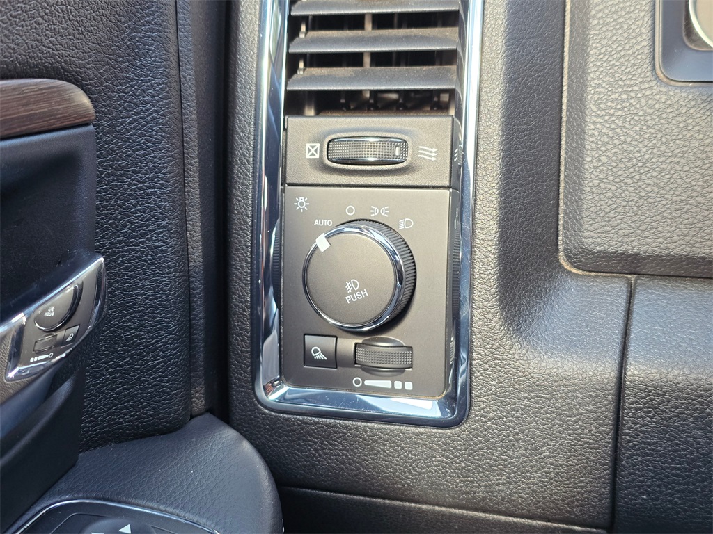 2015 Ram 1500 Laramie photo 20