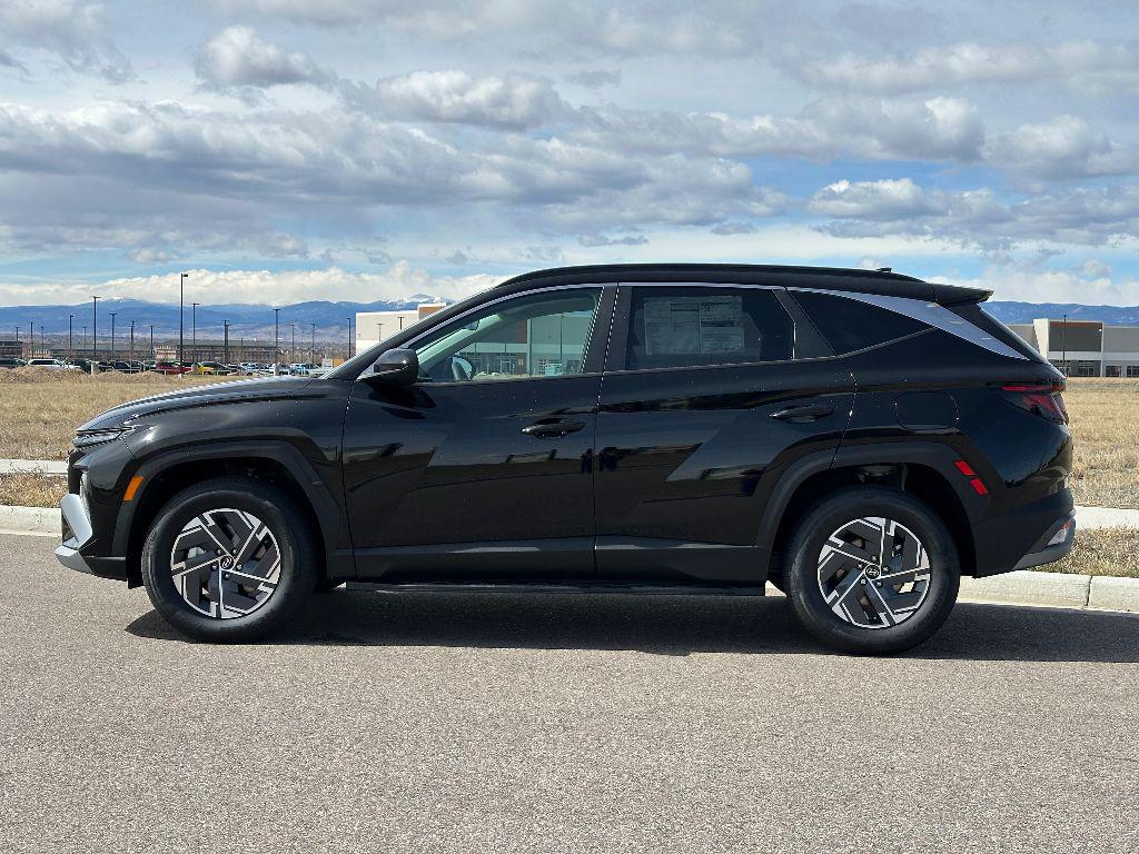 2025 Hyundai Tucson Hybrid Limited photo 5