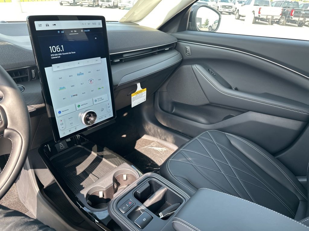 2025 Ford Mustang Mach-E Select photo 29