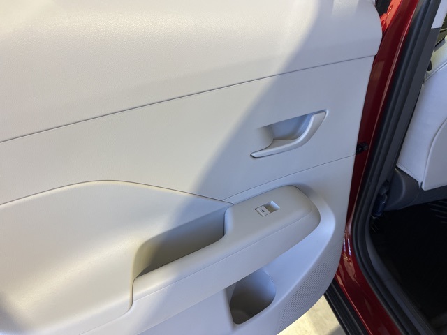 2025 Hyundai Kona SEL photo 15