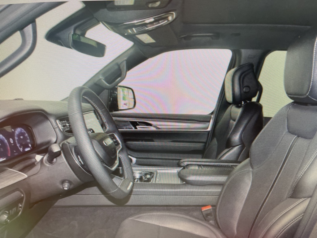 2024 Jeep Wagoneer L Series II photo 5