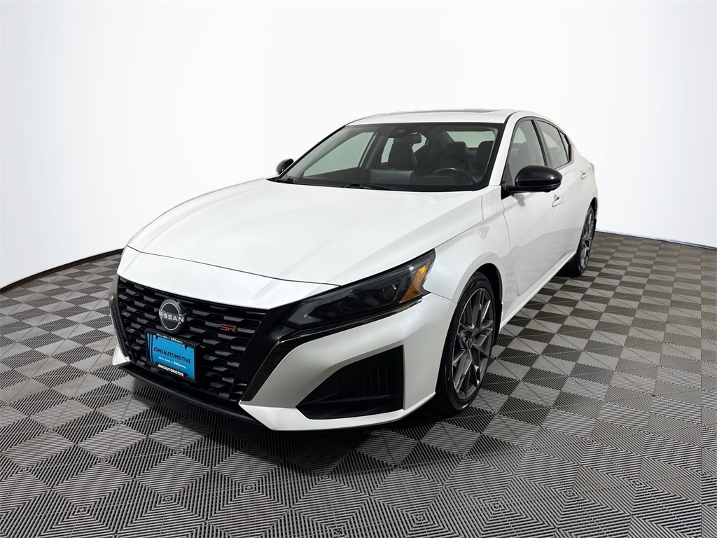 2023 Nissan Altima SR