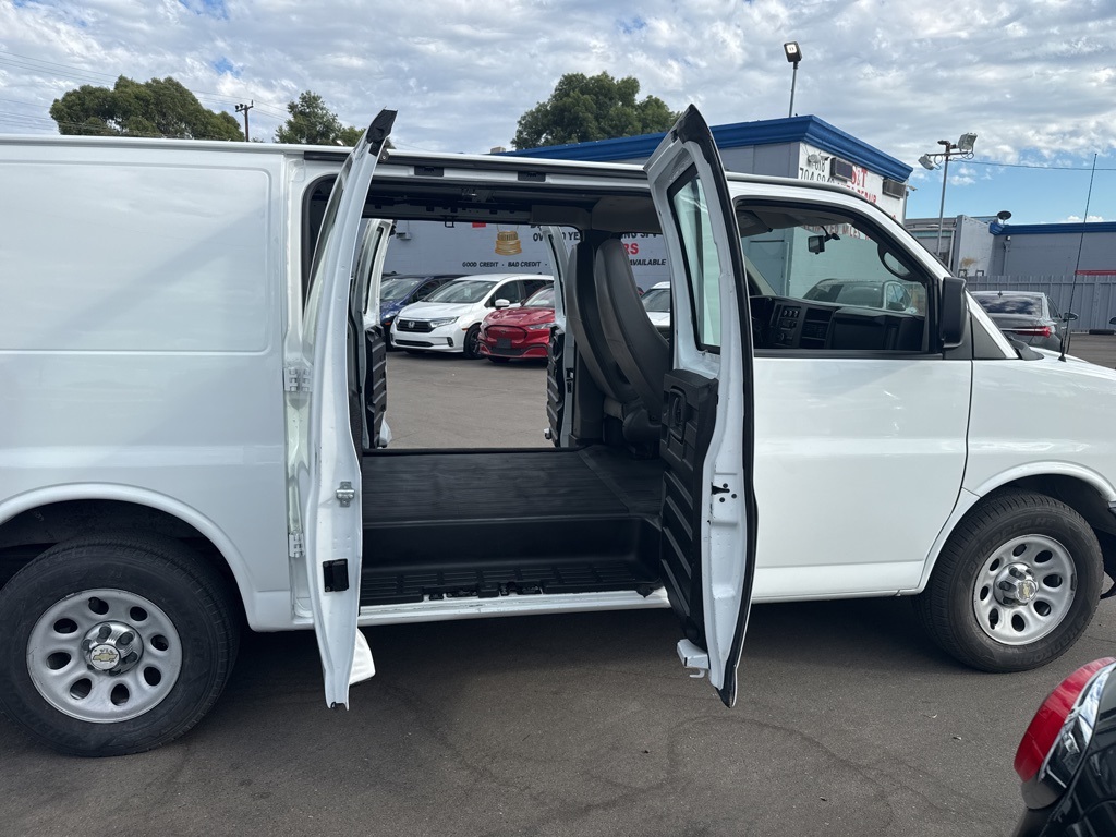 2014 Chevrolet Express 1500 Work Van photo 10