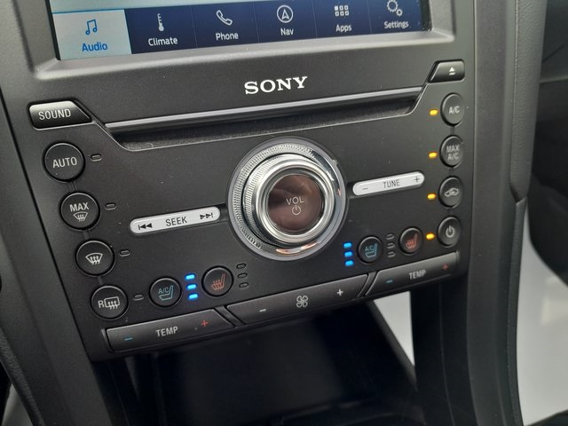 2019 Ford Fusion Energi Titanium photo 24