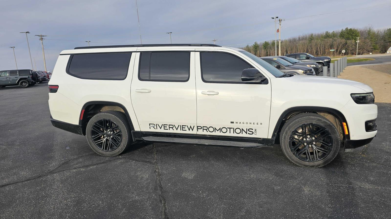 2024 Jeep Wagoneer L Series II Carbide photo 4