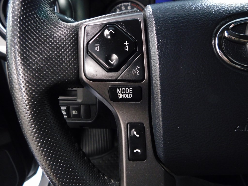 2018 Toyota Tacoma TRD Sport photo 21