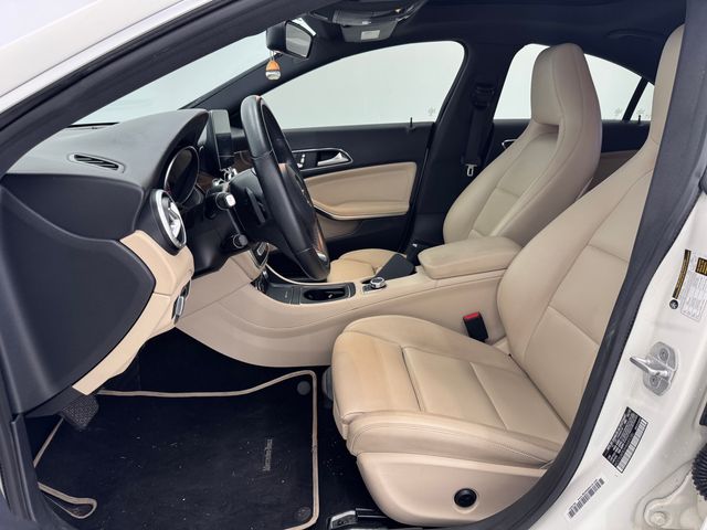 2017 Mercedes Benz CLA 250 photo 16