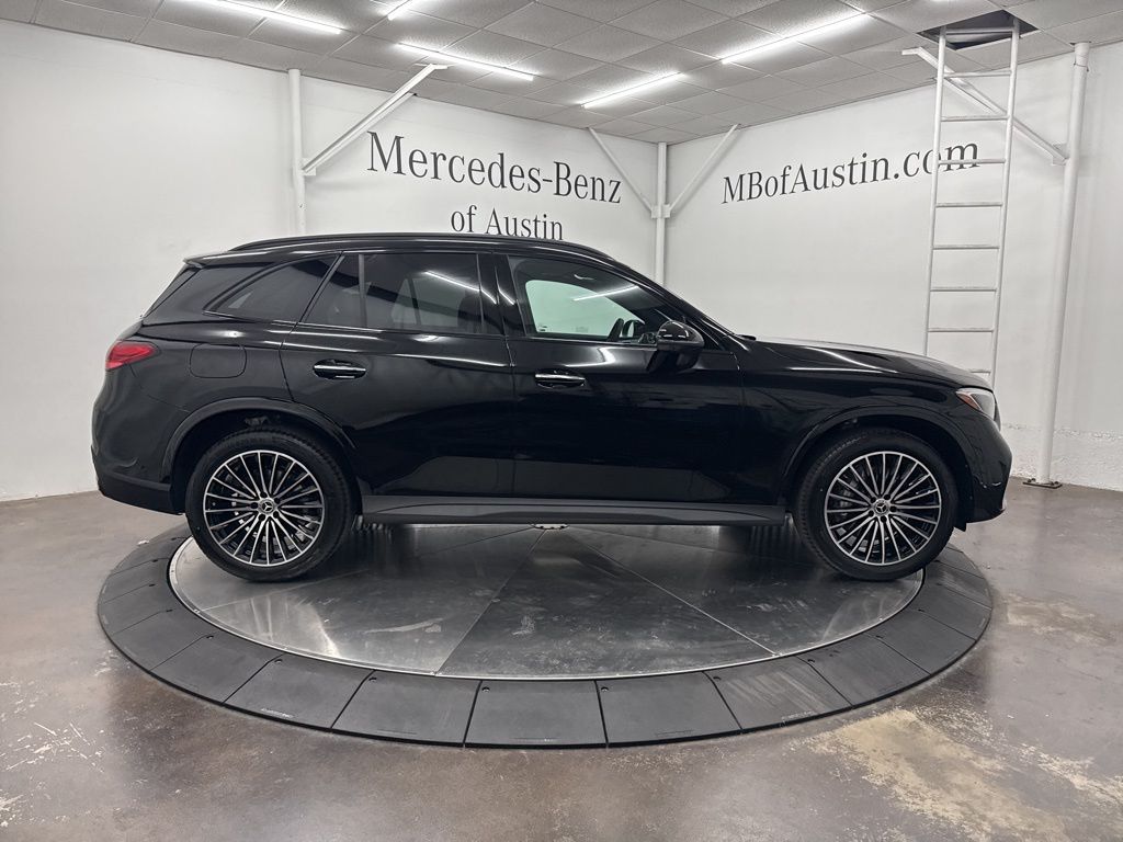 2026 Mercedes Benz GLC 300 photo 7