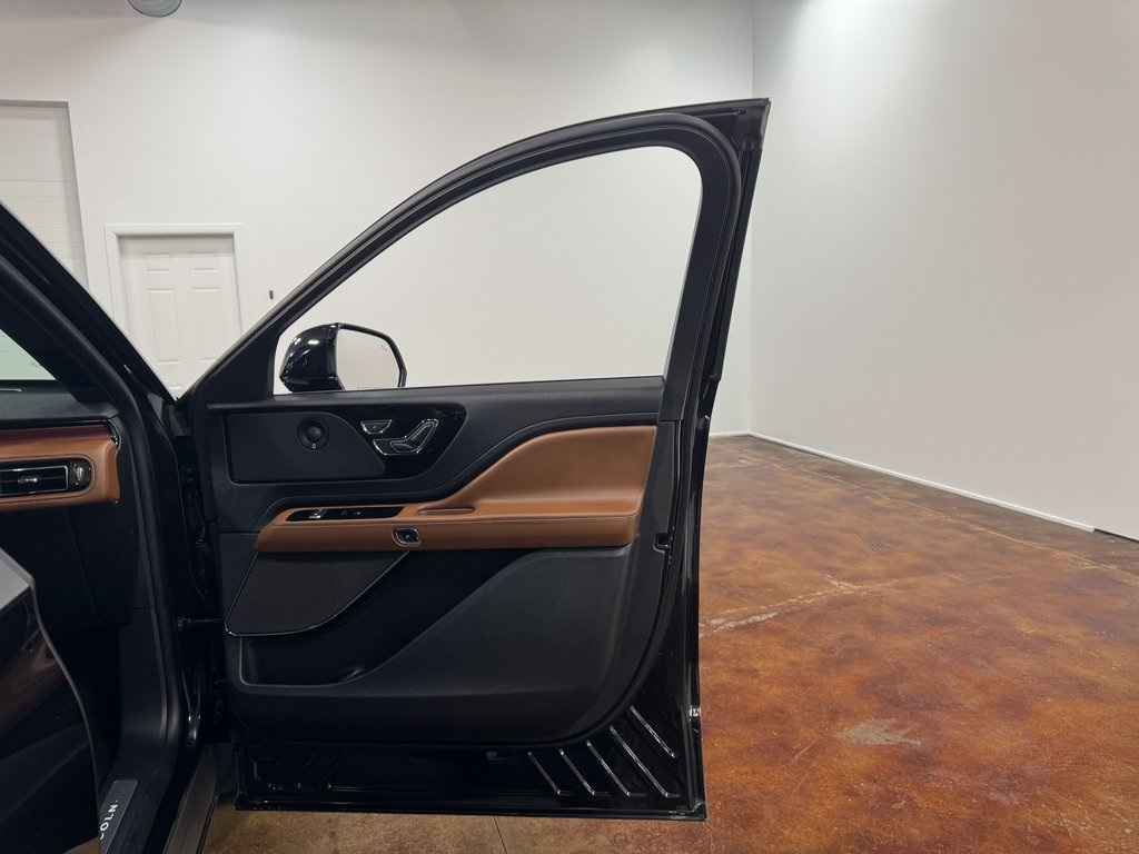 2022 Lincoln Aviator Reserve photo 55