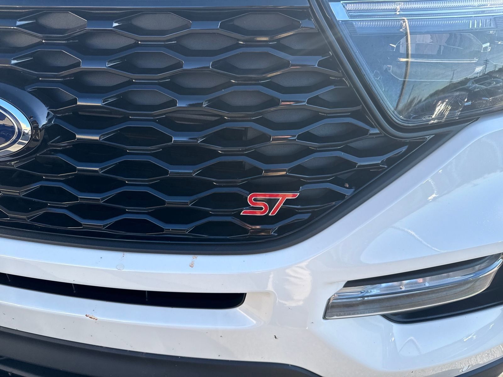 2023 Ford Explorer ST photo 3