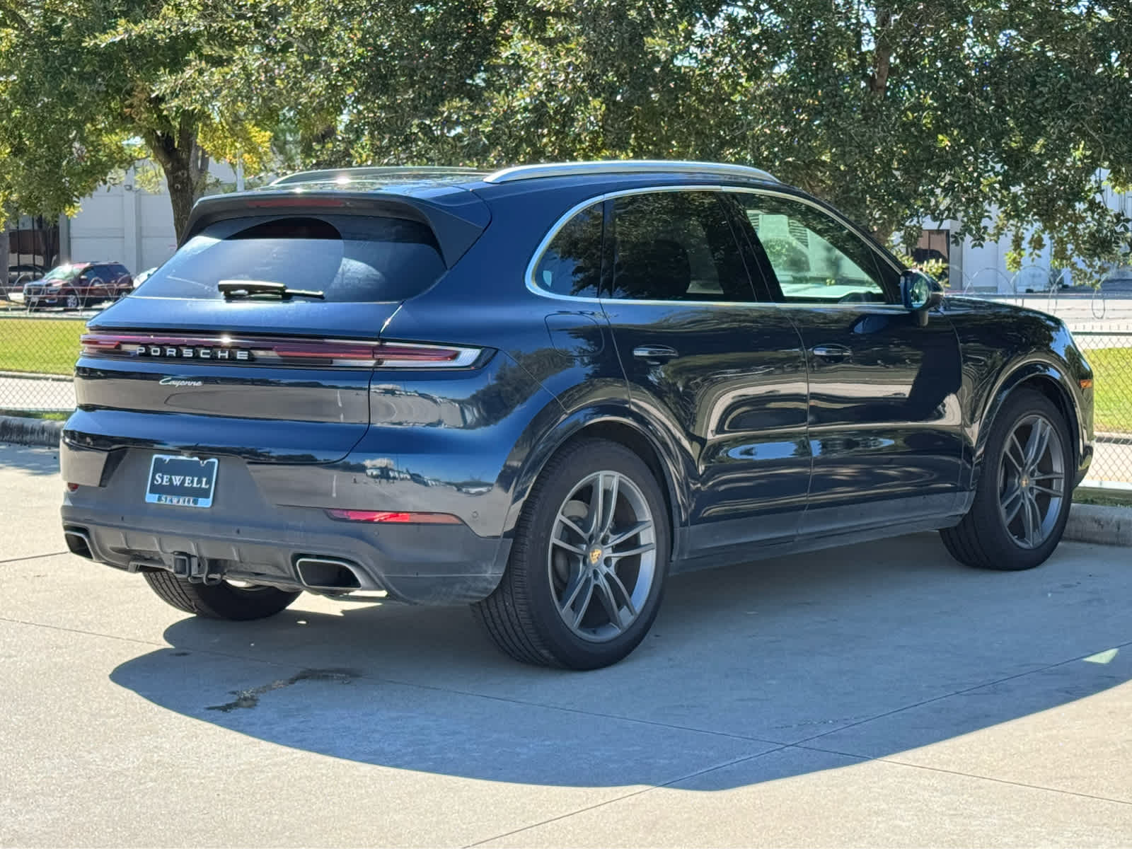 2024 Porsche Cayenne photo 2