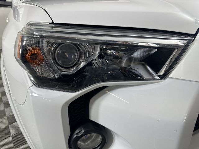 2020 Toyota 4Runner Limited photo 4