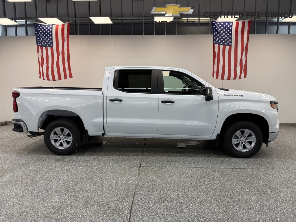 2025 Chevrolet Silverado 1500 photo 2