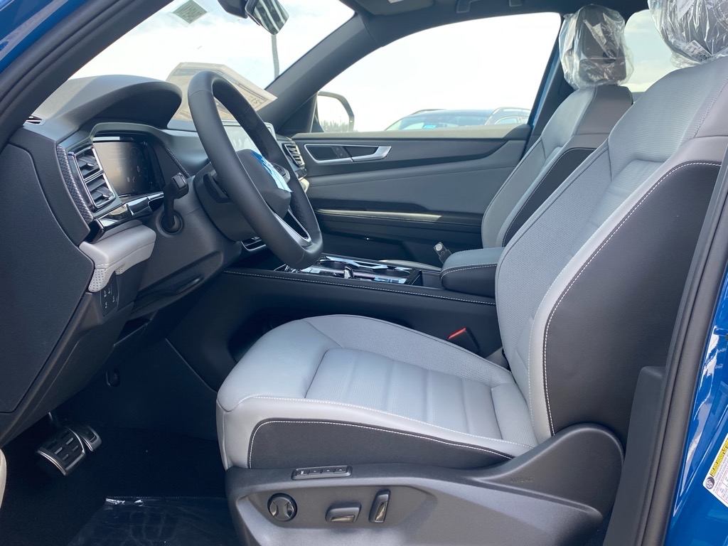 2025 Volkswagen Atlas Cross Sport SEL R-Line photo 5
