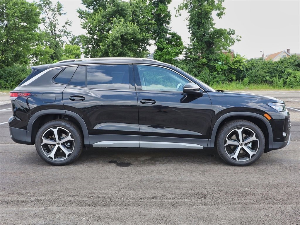 2025 Volkswagen Tiguan SE photo 6