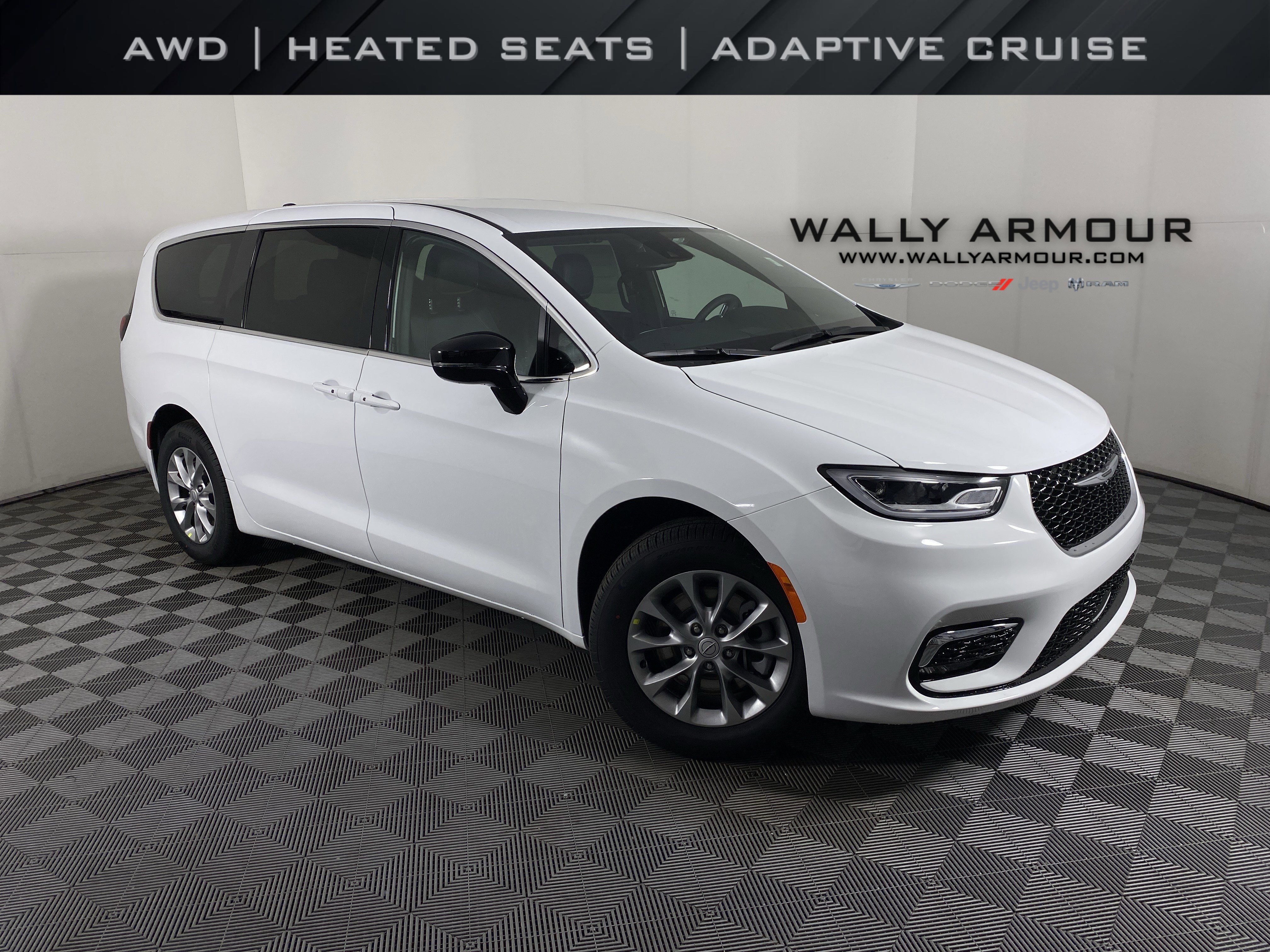 2026 Chrysler Pacifica Select's photo