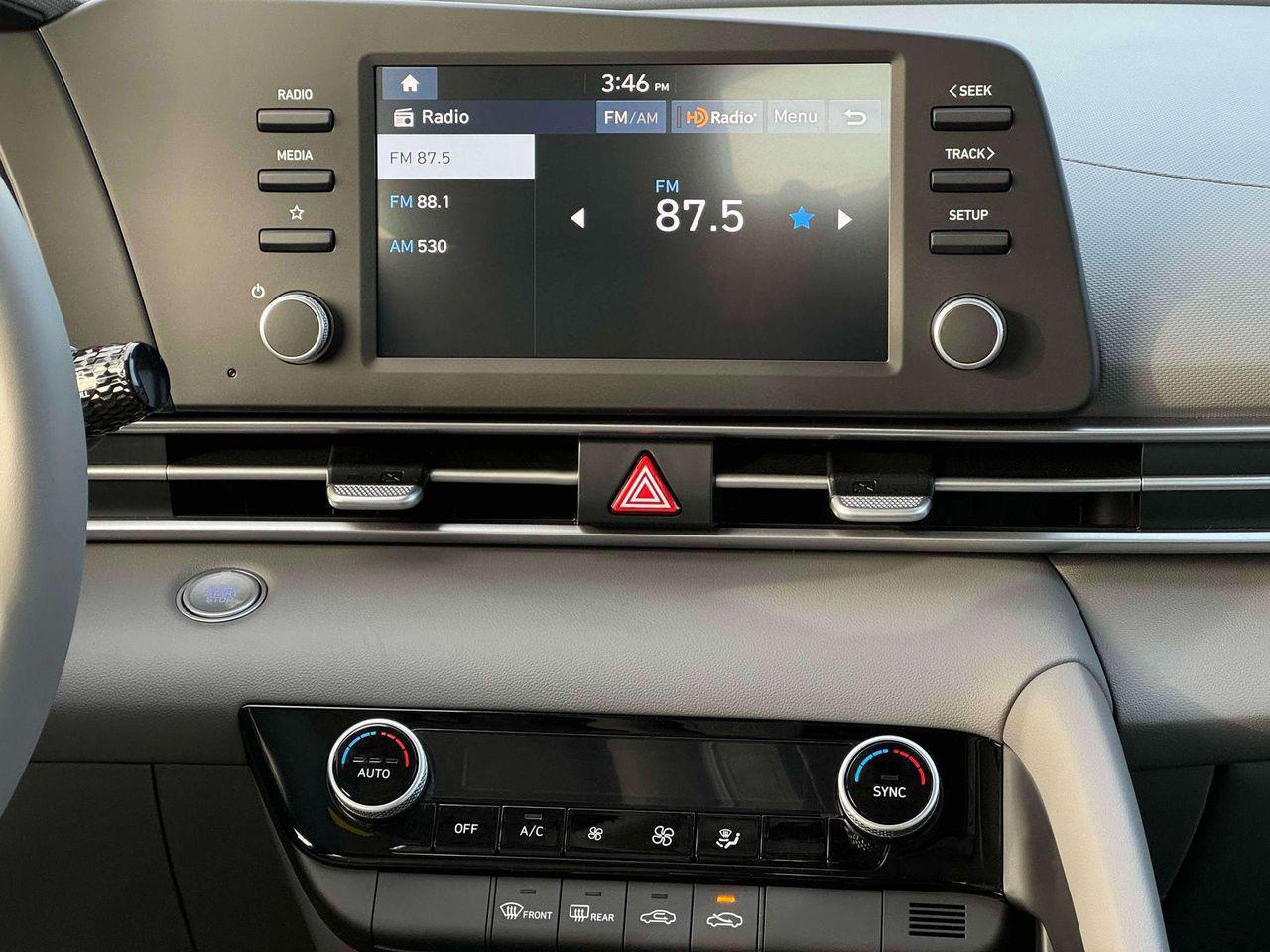 2025 Hyundai Elantra SEL Sport photo 18